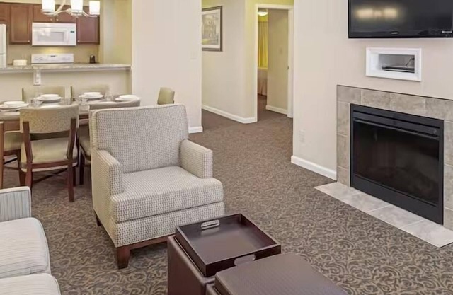 Ensuring a Very Comfortable Stay! 3 Convenient Rooms w/Kitchen, Free Parking, Pool