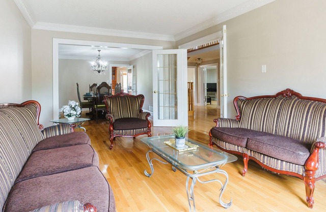 Entertain & Make Memories 4 Bed, 3 bath, backyard!