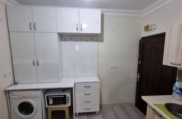 Entire 1+1 Flat in Bagcilar Area, 10 min metro