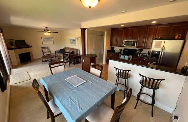 Entire 2br/2ba La Jolla Village Condon