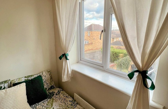 Entire 3 bedroom house with game room!