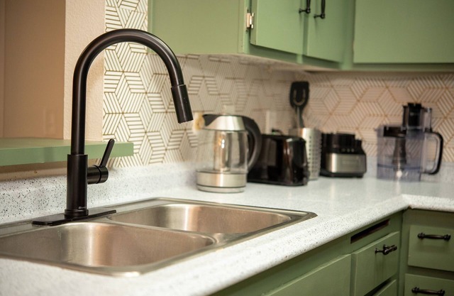 Entire Condo Centrally Located - Pool, close to Disneyland, spacious patio