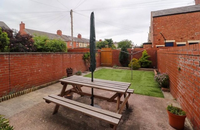 Entire Residential home 5 mins walk to the Beach