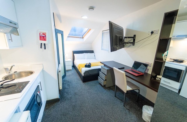 Equipped Studio close to UOB!