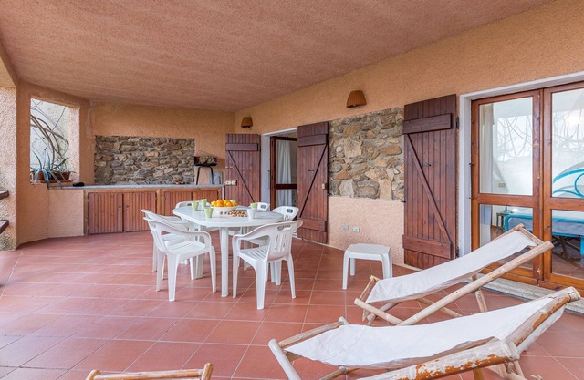 Erica Piano Terra 150m From the Beach, Golfo Aranci, Italy