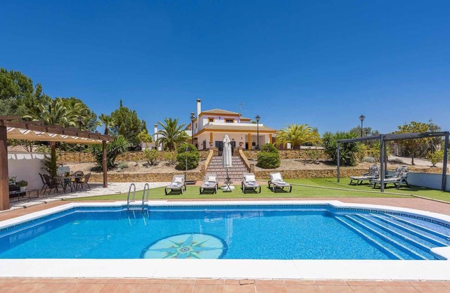 Erisane Holiday Home