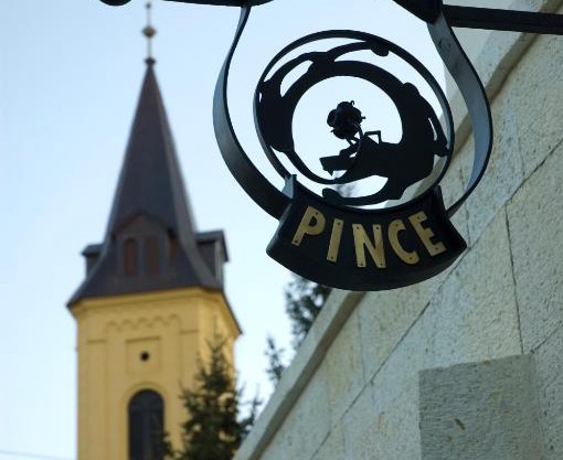 Erzsébet Pince