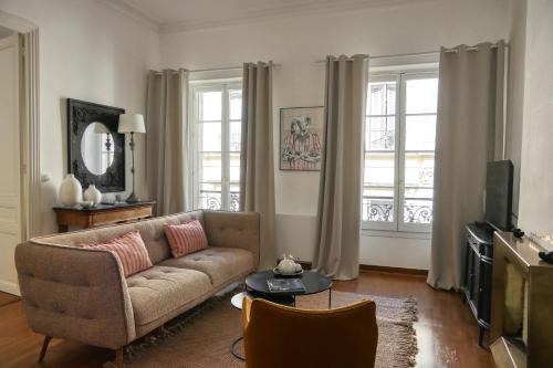Escale citadine au centre d'Avignon, climatisation, appartement de charme, spacieux et lumineux