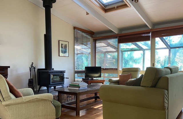 Escape and Unwind at our Pet-Friendly Beach House, Close to Surf, Lake & Forest