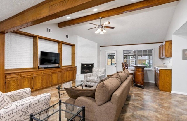 Escape Haven with pool for Vacation or Business