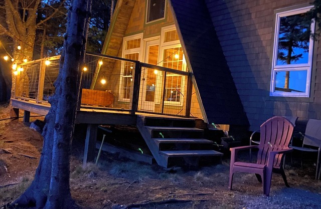 Escape to a 2 Cabin Waterfront Property on George's Pond, Franklin