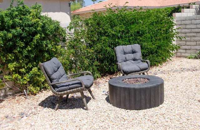 Escape to a Desert Oasis with Mountain Views, | Private Pool and Golf!
