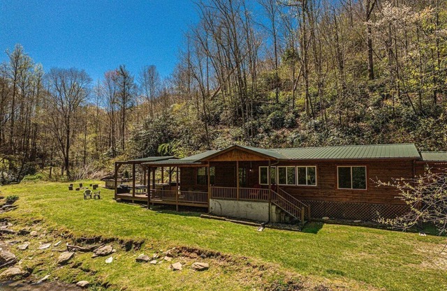 Escape to Waterfall Hideaway