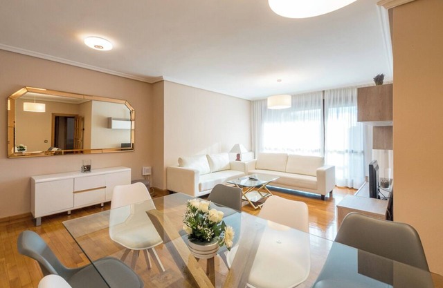 Espacioso y Acogedor Apartamento en Pamplona