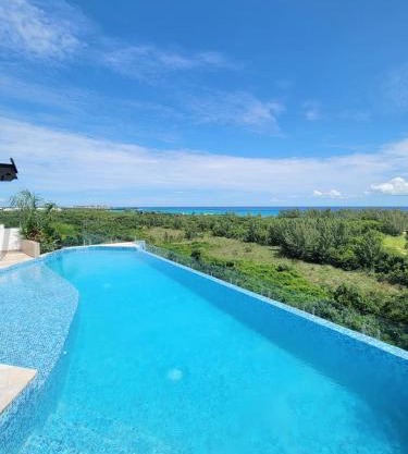 Espectacular condo con gran vista al mar desde el balcón