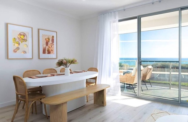 Esplanade Elegance Seaford: Sleeps 7