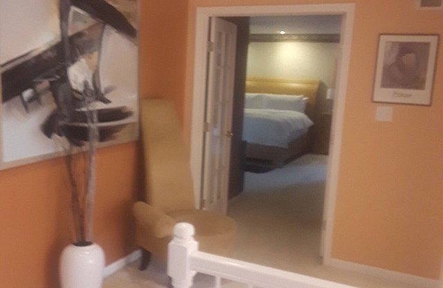 Essence Suite W/Spa Bath