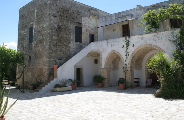 Estate (Masseria) - with 2 spacious apartments