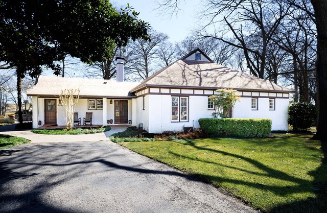 Estate with exclusive grounds, private tennis courts, and beautiful views