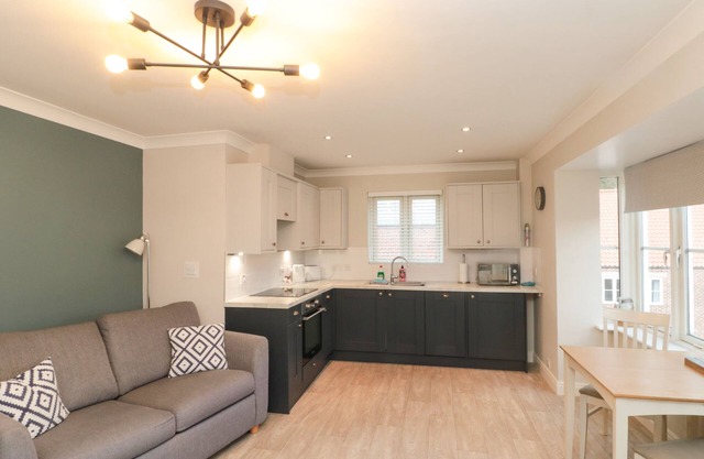 ESTUARY WALK, pet friendly in Whitby
