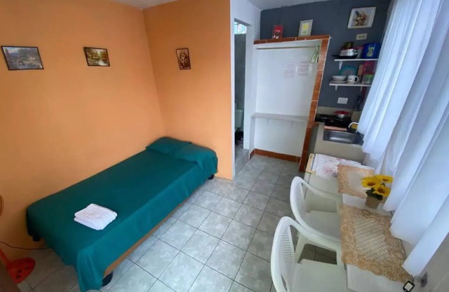 Estudio en Garzota Con Cocina. Independiente