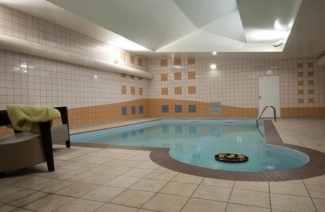 Eté 2022 - Studio meublé résidence 3 étoiles avec piscine intérieure - place parking privé comprise