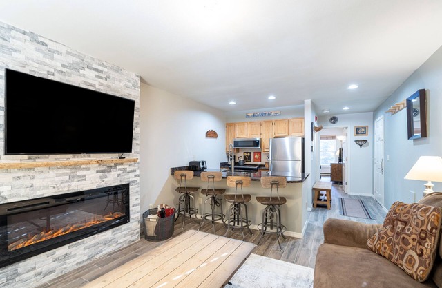 Etta Place 6 by AvantStay | Ski In/Ski Out Unit!