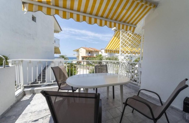 EUPHORIA Beachfront Holiday Home
