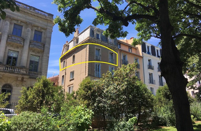 Excellent location ideal for long term rentals - no car needed.