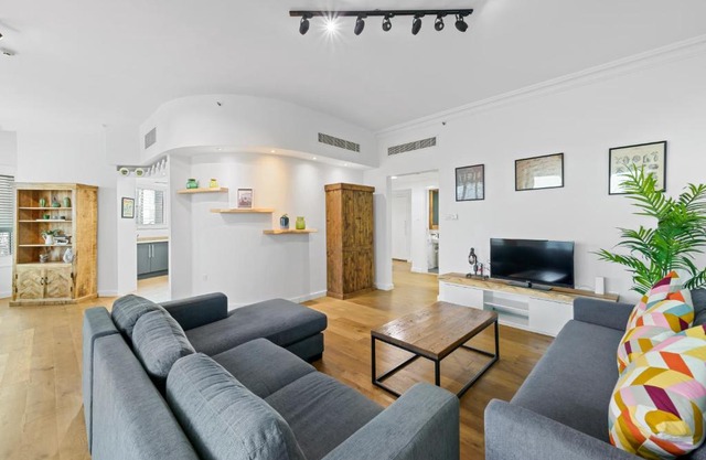 Exceptional 2BR in JLT