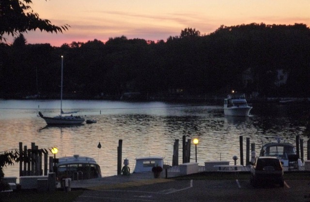 Exceptional Harborfront Chef's Kitchen Great deck/harbor views