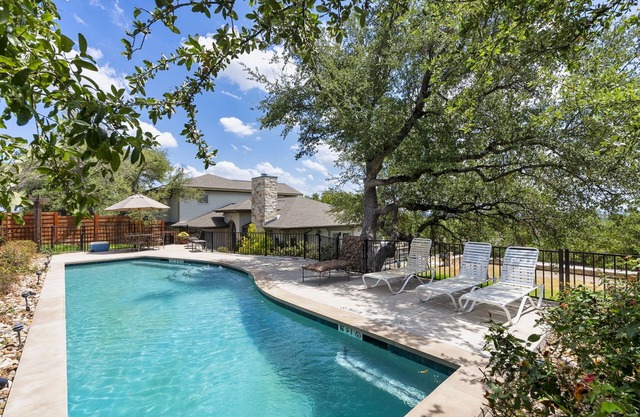 Exceptional Lake Travis Estate w/Spectacular Pool