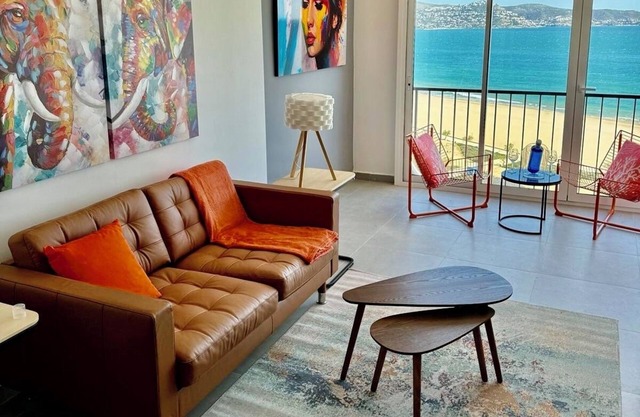 Exceptional Oceanfront Paradise Amazing Views