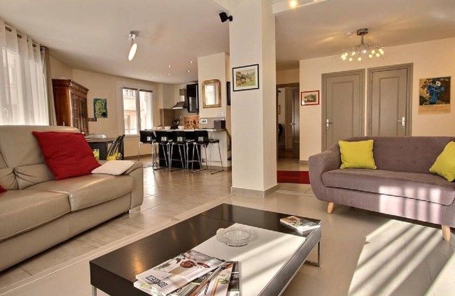 Exceptional renovated 4-room apartment, dream apartment in the heart of Lyon