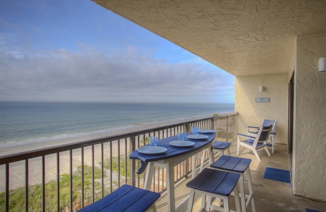 Exceptional View. Excellent Location. Heated Pool and Hot Tub. Close to Shopping and Restaurants.