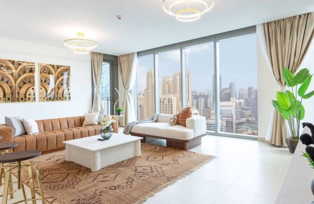 Exceptionally presented | Brand New | 52/42 Towers