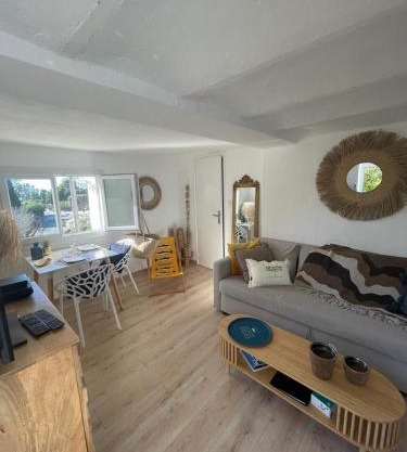 Exceptionnel studio vue mer refait à neuf