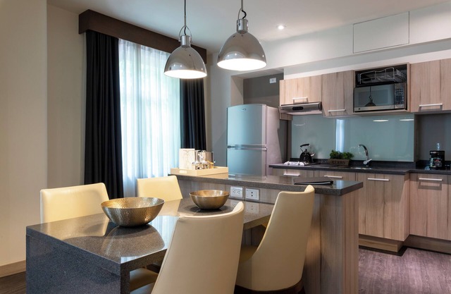 Exclusive 1 Bedroom Suite With Daily Complimentary Breakfast