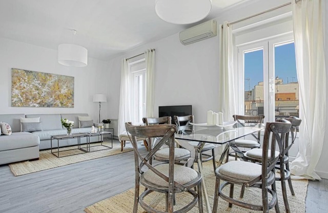 Exclusive 3BR Apartment Near Retiro Park. Reina Sofia II