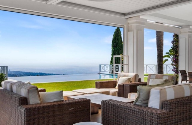 Exclusive 6 Bedroom Mansion by Lodgerstrip