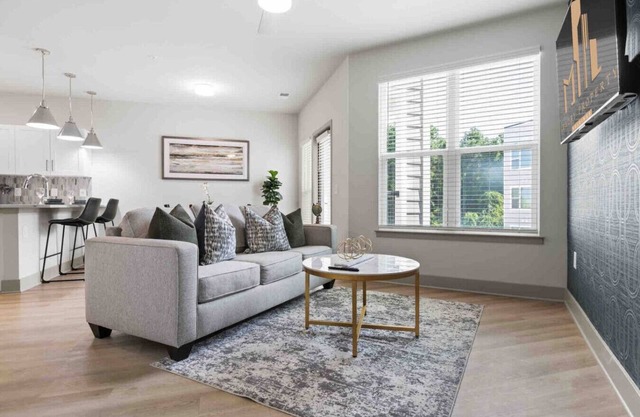 Exclusive Living 5 Min From Downtown