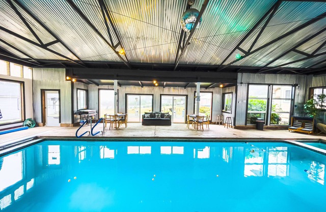 Exclusive Luxury Cottage, RV, & Coastal Farmhouse w/Private Indoor Heated Pool
