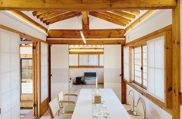 Exclusive Modern Hanok with Foot Spa & Grand View @Bukchon