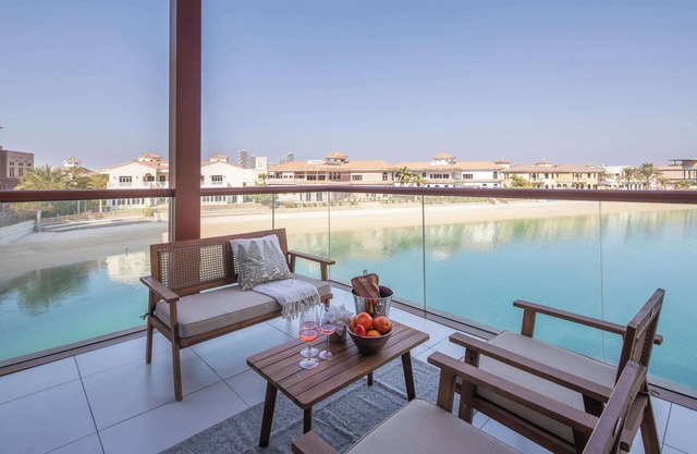 Exclusive Studio in Palm Jumeirah with Sea Views