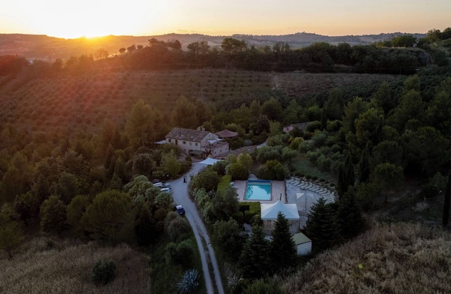 Exclusive villa with pool for weddings and retreats, wi-fi air-con
