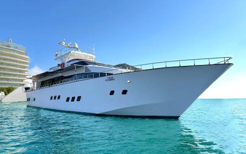 Exclusive Yacht Stay - Best Sea & Old Town Views - Prime Location