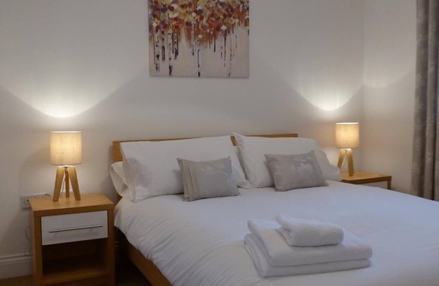 Executive 2 Bedroom 2 Bathroom Apartment - Basingstoke Serviced Apartment