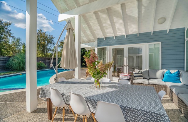Executive 4BR Home, Clyde Hill, AC, Pet ok, Large Fenced Garden, WIFI, Oct %