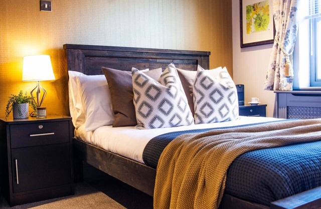 Executive en-suite room, parking & Free gym access