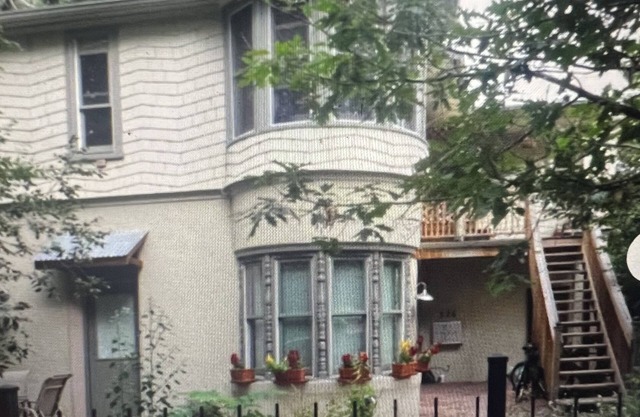 Executive monthly rental. Newly remodeled Victorian gem on West Pearl Street.